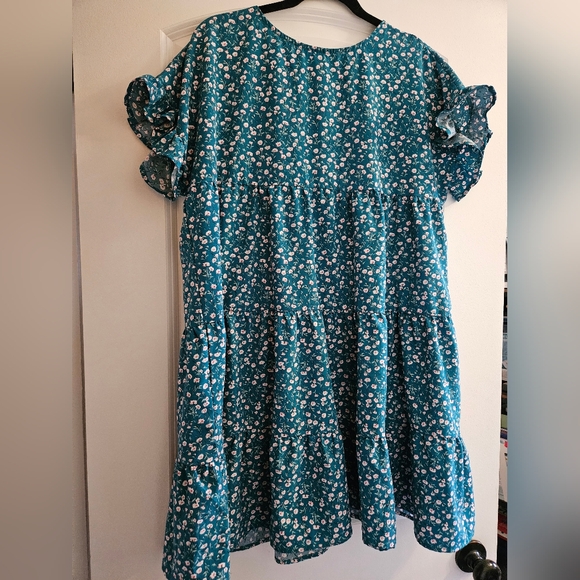 Dresses & Skirts - Floral Blue Ruffle Sleeve Dress